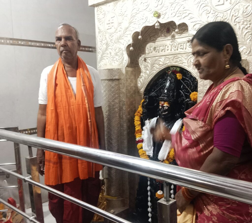 IMG 20250224 182543 Maha Abhishek of Shri Parameshwara : श्री परमेश्वरचा महाअभिषेक व ज्ञानेश्वरी पारायण सोहळ्याने महाशिवरात्री यात्रा महोत्सवाला झाली सुरुवात