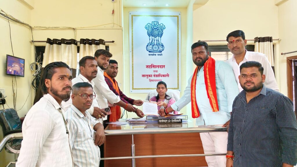 IMG 20250317 WA0028 Laxman Dange : हिमायतनगर नगर पंचायत अंतर्गत नाल्याची सफाई करून पथदिवे तात्काळ बसवा - लक्ष्मण डांगे