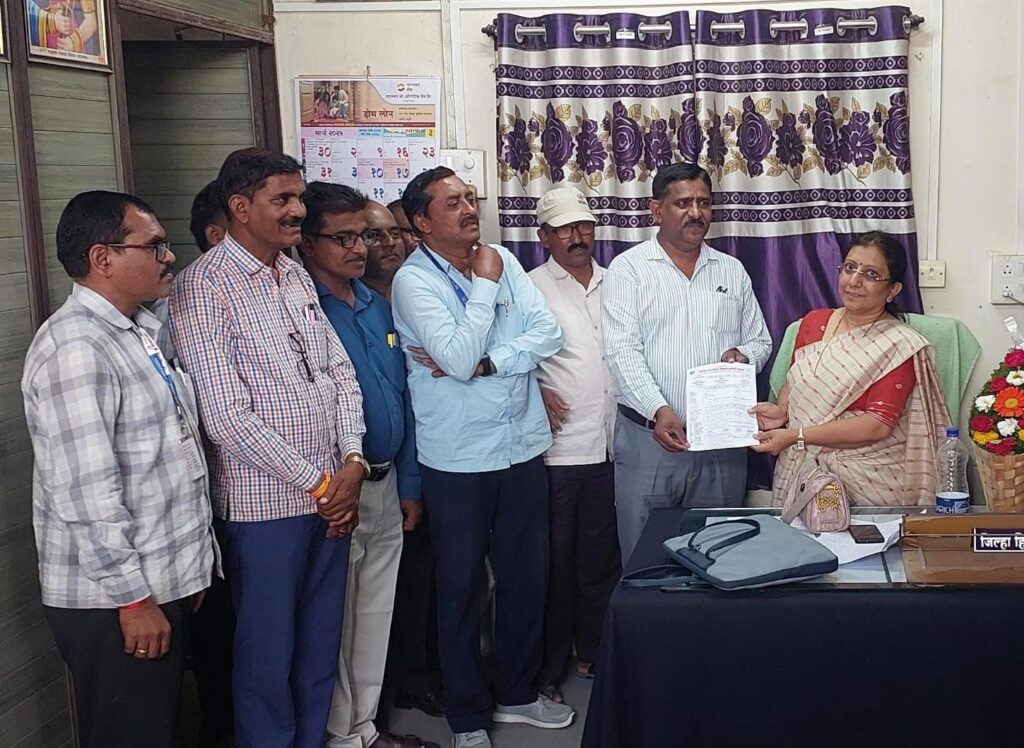 Statement regarding pending demands : नांदेड जिल्यातील हिवताप व हत्तीरोग विभागातील आरोग्य कर्मचारी यांचा प्रलंबित मागण्या बाबत निवेदन