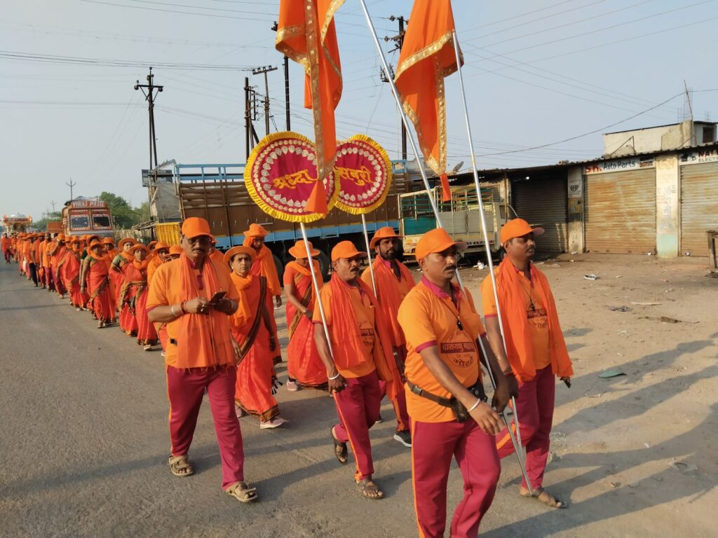 IMG 20250323 WA0026 Shirdi Padayatra : उमरी ते शिर्डी पदयात्रेचे नांदेड शहरात आगमन : ठिक ठिकाणी उत्स्फूर्त प्रतिसाद