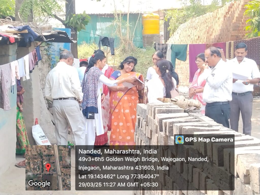 IMG 20250329 WA0001 Nanded ; डॉ संगीता देशमुख जिल्हा आरोग्य अधिकारी नांदेड पोहचल्या विट भट्टीच्या पाला वर