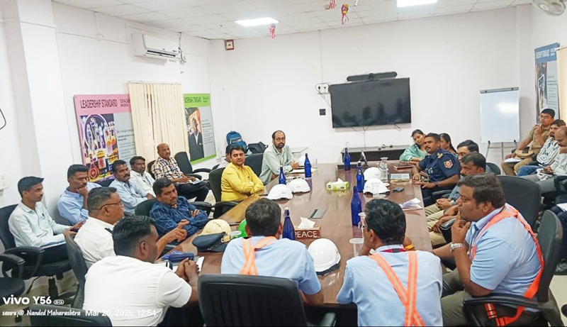 WhatsApp Image 2025 03 21 at 7.48.21 PM Colorful disaster drill : धर्माबाद येथील एका रसायन कंपनीत केमीकल ल‍िकेज....! आपत्तीबाबत रंगीत तालीम