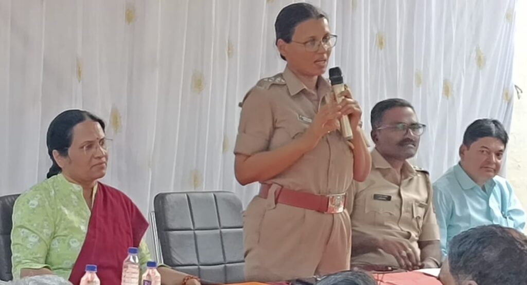 IMG 20250405 WA0000 Sangewar DYSP Jagtap ; लोह्यात उपविभागीय अधिकारी संगेवार डीवायएसपी जगताप याच्या उपस्थितीत शांतात समितीची बैठक संपन्न