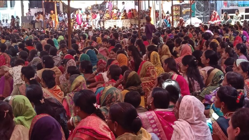 IMG 20250415 WA0008 Shri Hanuman Temple ; श्री हनुमान मंदिर कलशारोहण सोहळ्याचे निमित्ताने तीन दिवशीय धार्मिक कार्यक्रमाला हजारो महिलांची उपस्थिती