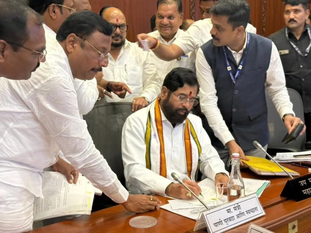 MLA Baburao Kadam demands : वरवटच्या दुर्घटनाग्रस्त कुटूंबास आर्थिक मदत द्या – उपमुख्यमंत्री एकनाथ शिंदे यांच्याकडे आमदार बाबुराव कदम यांनी केली मागणी