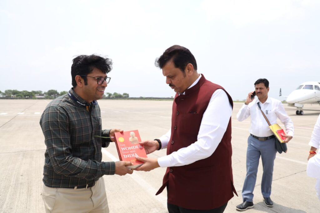 Chief Minister Devendra Fadnavis : मुख्यमंत्री देवेंद्र फडणवीस यांचे नांदेड विमानतळावर आगमन