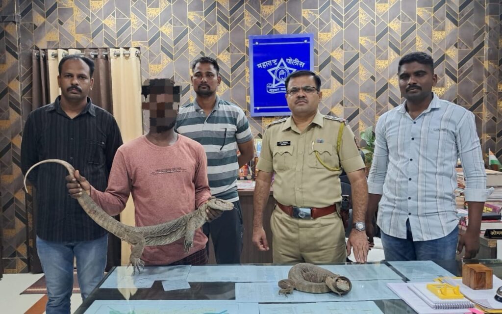 IMG 20250610 WA0032 Nanded crime News; नांदेड ग्रामीण पोलीसांनी घोरपड तस्करास पकडून दोन घोरपडीस दिले जीवदान