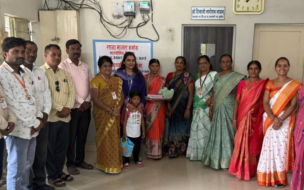 IMG 20250624 WA0016 Education : वाढदिवसानिमित्त प्राध्यापीकेने घेतली विद्यार्थीनीच्या संपूर्ण शिक्षणाच्या दायित्वाची जबाबदारी