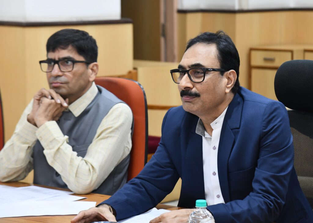 WhatsApp Image 2025 06 02 at 7.28.42 PM Bharat Gaurav Train : “भारत गौरव ट्रेन - छत्रपती शिवाजी महाराज सर्किट” द्वारे पर्यटकांनी ऐतिहासिक पर्यटनाचा लाभ घ्यावा-विभागीय आयुक्त जितेंद्र पापळकर