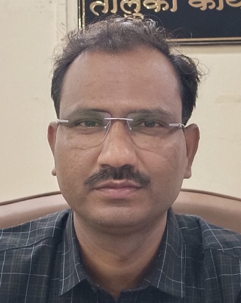 paralikat tahsildar Tehsildar Vitthal Parlikar : लोहा तालुक्यातील नोंद नसलेल्यांना जन्म मृत्यू दाखला तहसीलदार कार्यालयात मिळणार - तहसीलदार विठ्ठल परळीकर