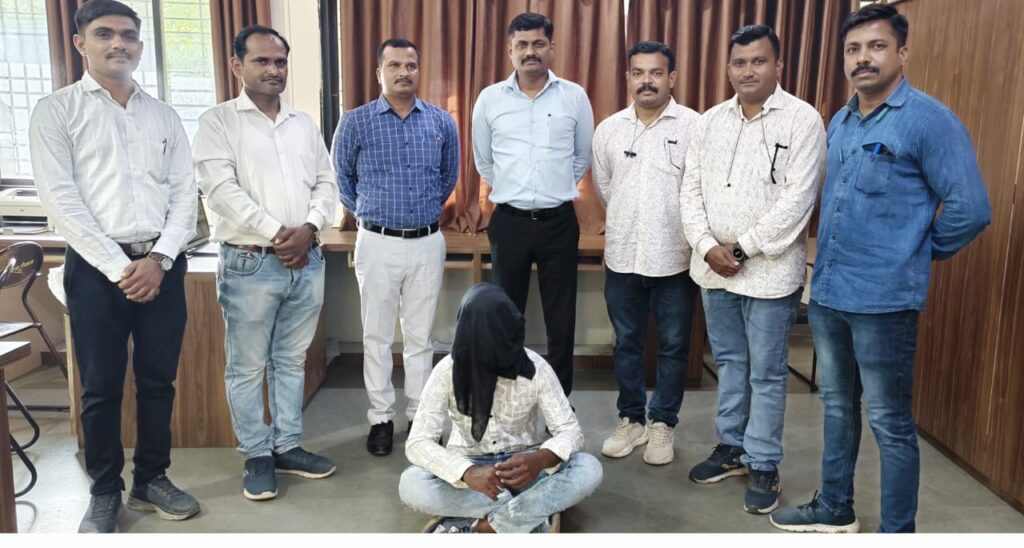 IMG 20250717 WA0023 Police arrest : 7 महीन्या पासुन खुनाच्या गुन्हयातील फरार असलेल्या आरोपीस स्थागुशाने केली अटक