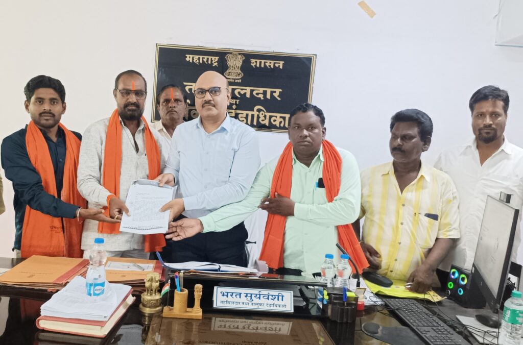 Deglur News : देगलूर जिल्हा परिषद बाधकाम विभागाच्या कारभाराला वठणीवर आणण्यासाठी शिवसेनेच्या वतीने २४ रोजी आंदोलन