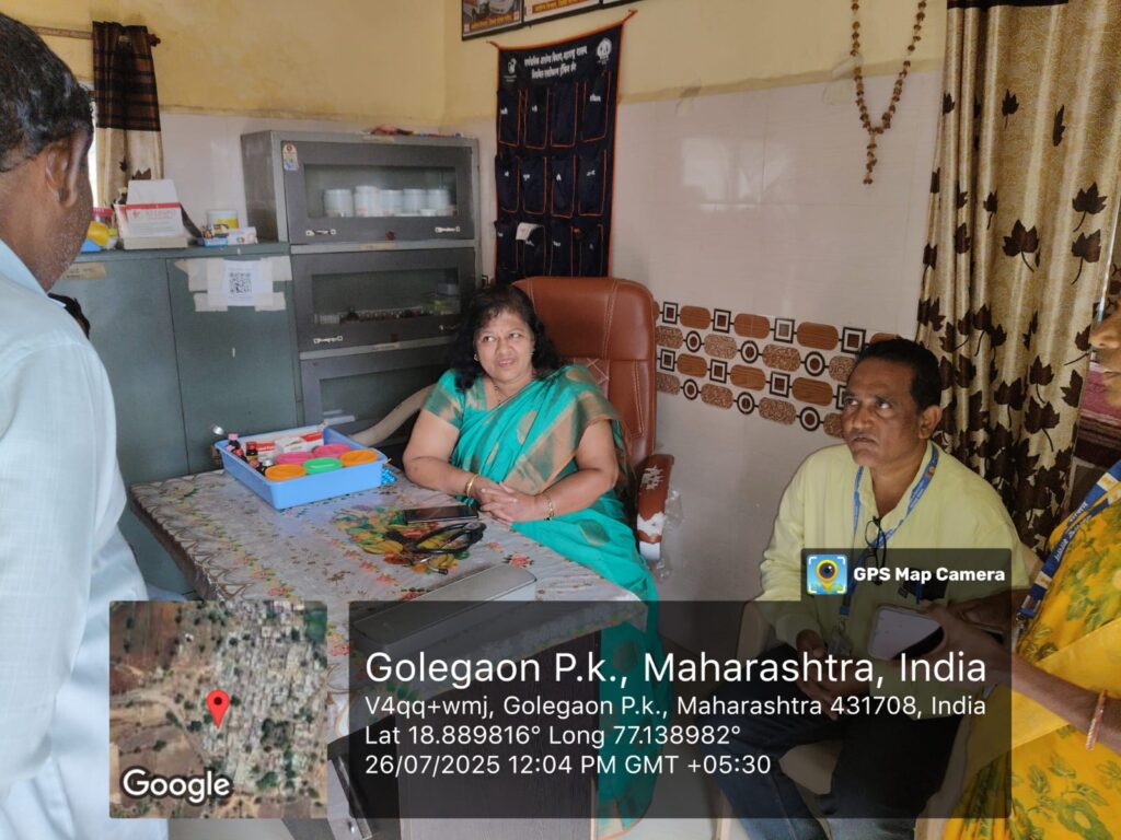 IMG 20250726 WA0094 District Health Officer : कंधार, लोहा तालुक्यात भर पावसात जिल्हा आरोग्य अधिकारी यांच्या गावांना भेटी