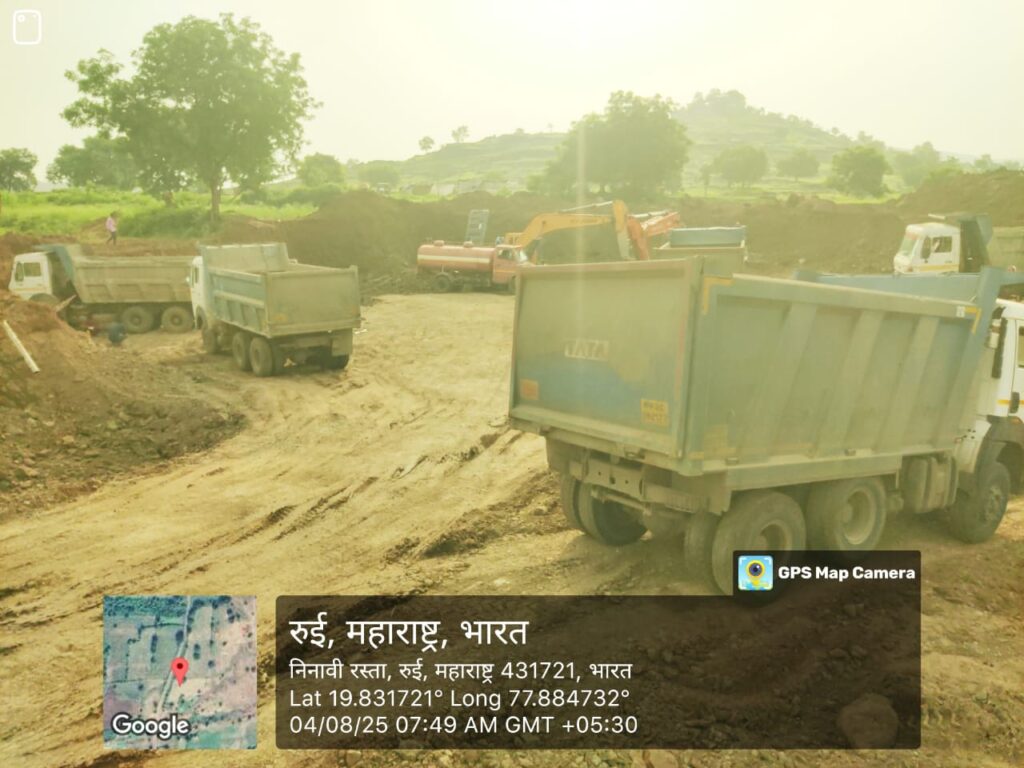 IMG 20250804 WA0014 Moorum excavation : मूरुम उत्खननाची परवानगी ३०० ब्रासची घटनास्थळा वरूण उत्खनन हजारो ब्रास