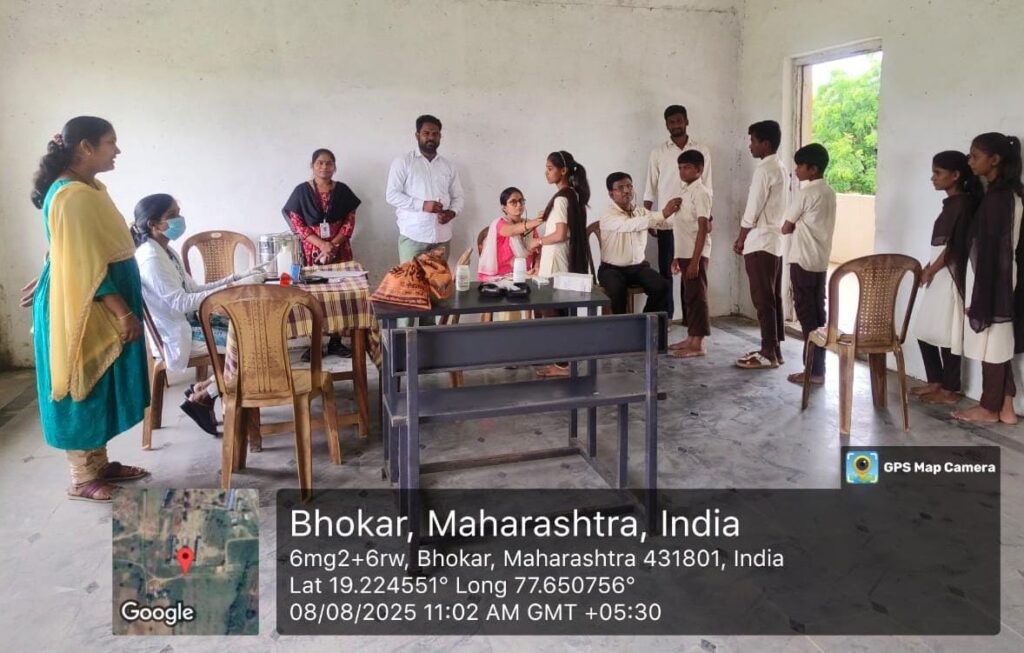 IMG 20250808 WA0038 Bhokar Ashram School ; भोकर आश्रमशाळा येथे आरोग्य तपासणी शिबीर