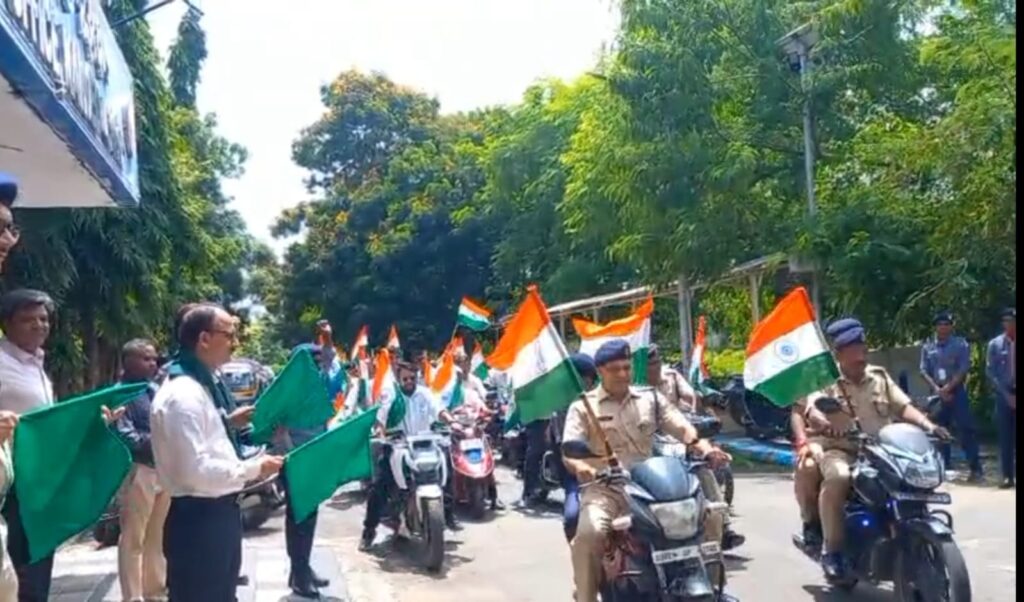 IMG 20250813 WA0012 Har Ghar Tiranga : नांदेड विभागात ‘हर घर तिरंगा’ अभियानांतर्गत तिरंगा बाईक व सायकल रॅली