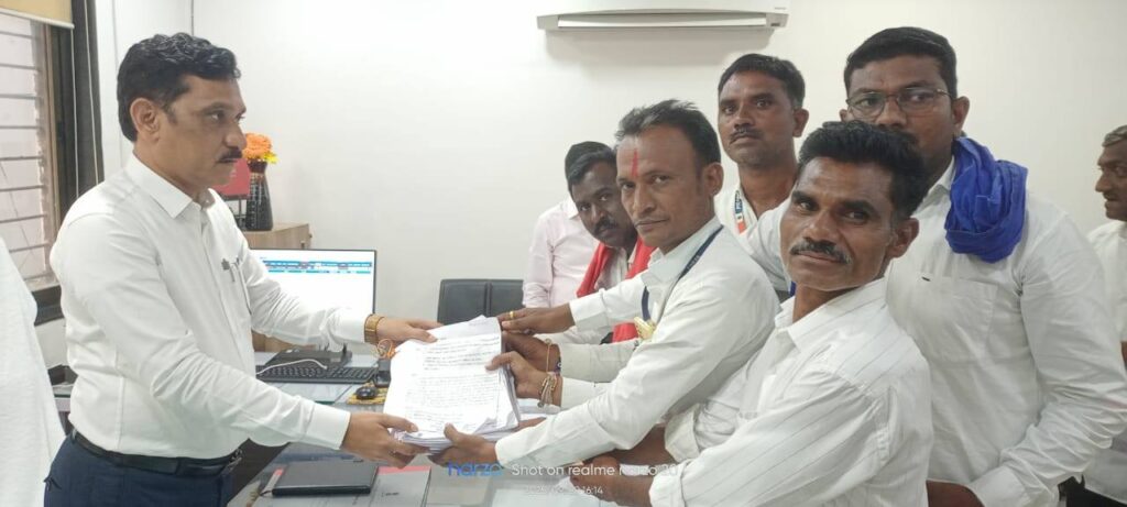 Provide help : शेतकरी व भूमिहीन शेतमजूरांना मदत व रोजगार द्या!