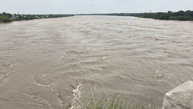 Care and precautions : नागरीकांनी पूर परिस्थितीत घ्यावयाची काळजी व खबरदारी ; नदीकाठच्या गावांना सतर्कतेचा इशारा