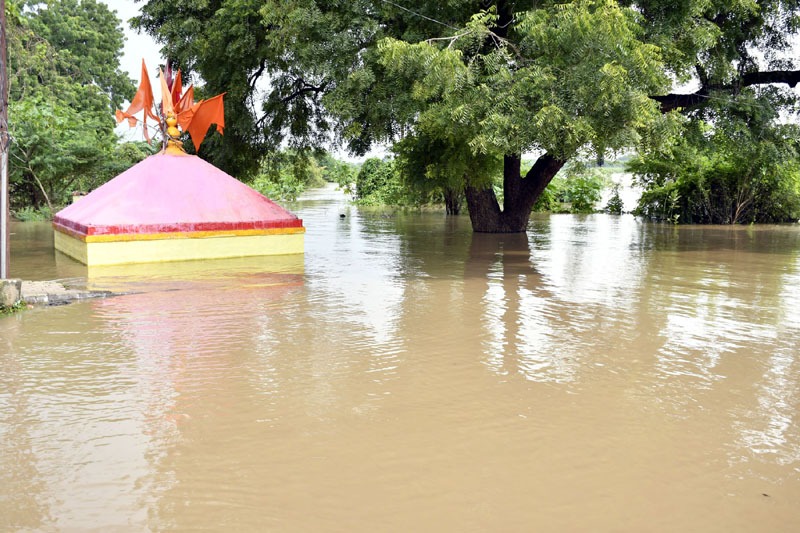 Nande Flood : गोदावरी नदीकाठच्या भागाला पुराने वेढले ; एकाचा मृत्यू