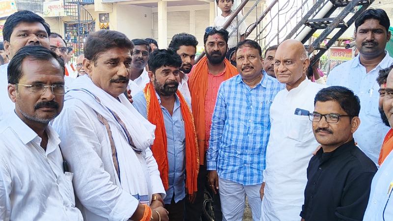 Occasion of Diwali : दिवाळीच्या निमित्त आमदार बाबुराव कदम आणि माजी खासदार सुभाष वानखेडे यांची जनतेशी भेट