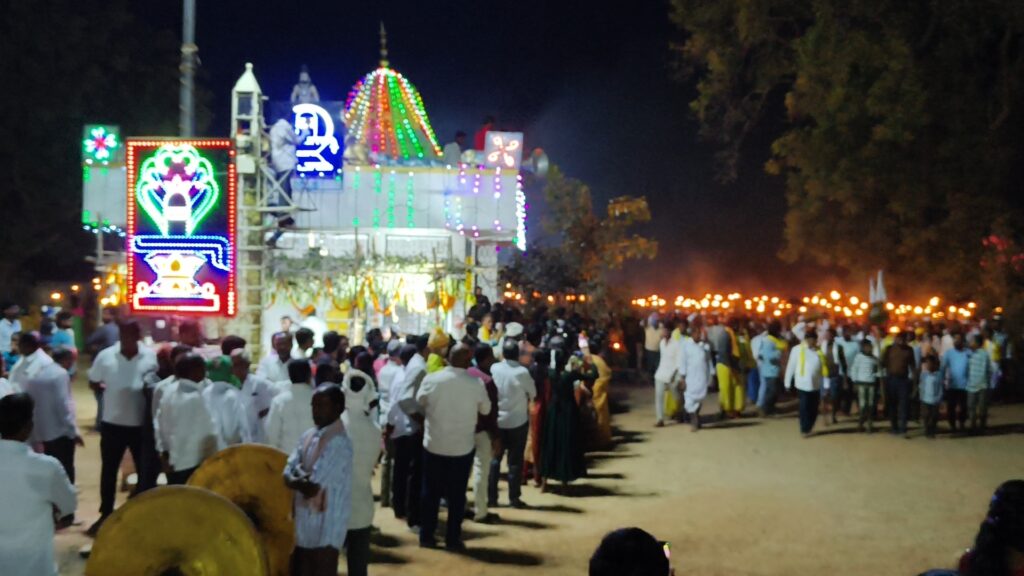 IMG20260120192016 01 Agnimallanna jatrotsava : श्रद्धा, परंपरा आणि भक्तीचा संगम : श्री अग्निमल्लन्ना जत्रोत्सवाला भक्तीमय प्रारंभ