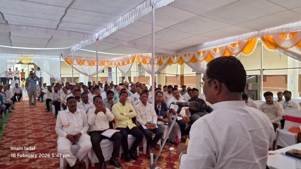 Prataprao Patil Chikhlikar : लोहा तालुक्यात पाणीटंचाई आराखड्याची प्रभावी अंमलबजावणी करा – प्रतापराव पाटील चिखलीकर