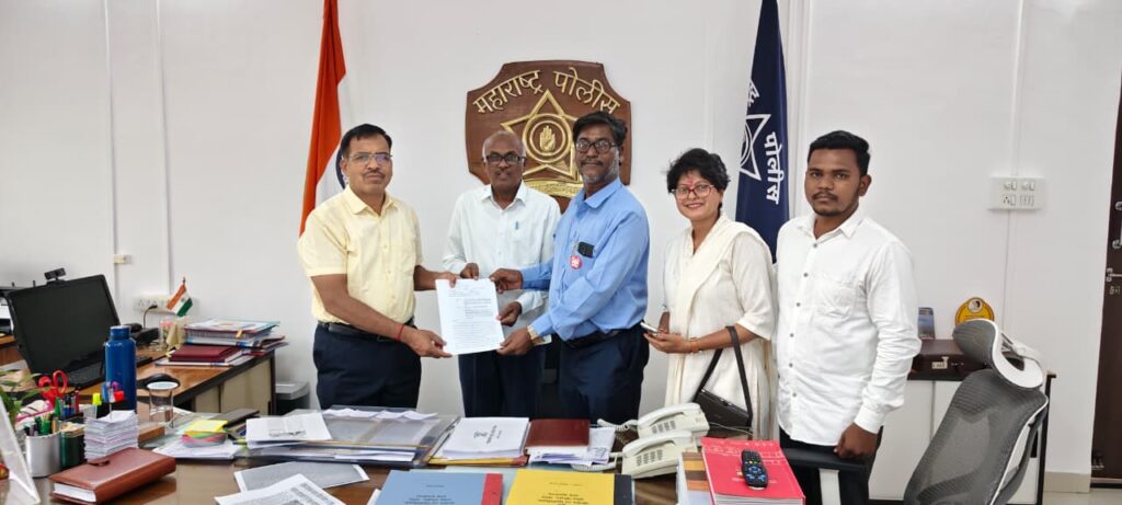 CPIM Delegation : अनिकेत शेरे मृत्यू प्रकरणी माकपच्या शिष्टमंडळाने घेतली डीआयजी शहाजी उमाप यांची भेट