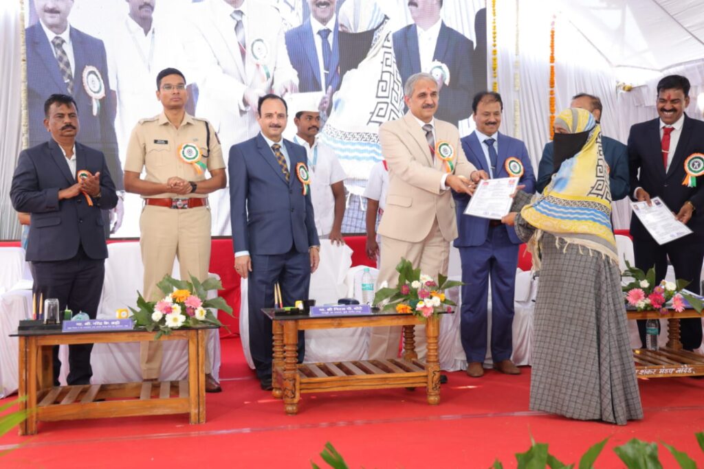 Justice Neeraj Dhote : महाशिबिर व योजनांच्या महामेळाव्यातून कायद्याची माहिती व शासकीय योजना लोकांपर्यंत पोहोचवा – न्यायमूर्ती निरज धोटे