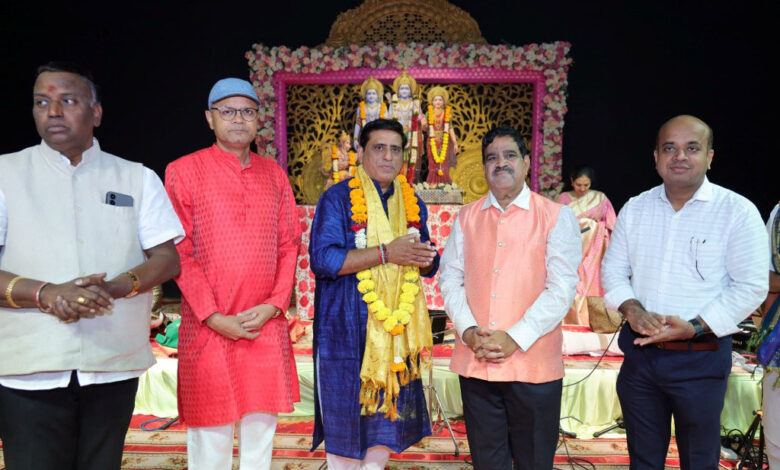 03 Sriram pahat : रामनवमी निमित्त ‘श्रीराम पहाट’ संगीत सोहळा उत्साहात; दिग्गज कलावंतांची सुरेल मैफल