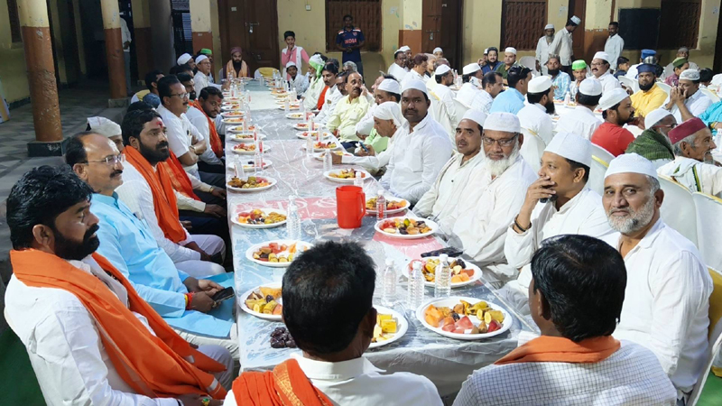 654201287 122113394973240210 5929255946152840983 n Daawat-e-Iftar : रमजान ईद निमित्त हिमायतनगरमध्ये भव्य दावत-ए-इफ्तार पार्टीला उत्स्फूर्त प्रतिसाद
