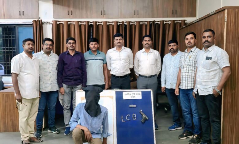 LCB's crackdown : एलसीबीची धडक कारवाई : गावठी पिस्टल व जिवंत काडतुसांसह आरोपी जेरबंद 1 IMG 20260325 WA0017 LCB's crackdown : एलसीबीची धडक कारवाई : गावठी पिस्टल व जिवंत काडतुसांसह आरोपी जेरबंद