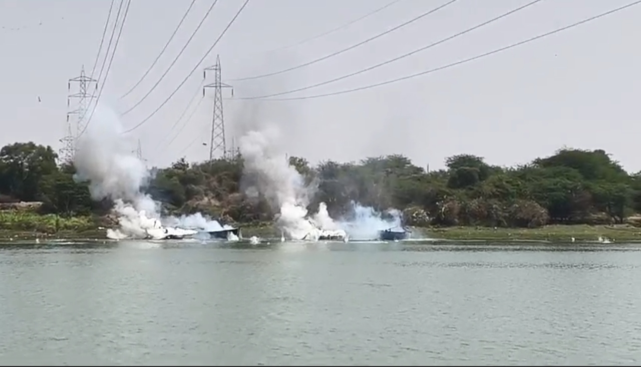illegal sand mining : मुदखेड पोलिसांची मोठी कारवाई : अवैध रेती उत्खनन प्रकरणात 1 कोटी 31 लाखांचा मुद्देमाल जप्त
