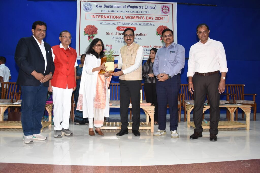 WhatsApp Image 2026 03 17 at 7.23.37 PM Jitendra Papalkar : महिलांच्या सक्षमीकरणासाठी संवेदनशीलतेने काम करण्याची गरज — विभागीय आयुक्त जितेंद्र पापळकर