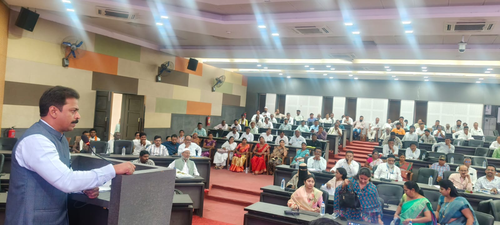 District Collector Rahul Kardile : बीएलओ व बीएलए यांच्या समन्वयातून प्री एस आय आर मॅपिंग 31 मार्चपूर्वी पूर्ण करा - जिल्हाधिकारी राहुल कर्डिले 2 WhatsApp Image 2026 03 23 at 6.27.08 PM District Collector Rahul Kardile : बीएलओ व बीएलए यांच्या समन्वयातून प्री एस आय आर मॅपिंग 31 मार्चपूर्वी पूर्ण करा - जिल्हाधिकारी राहुल कर्डिले