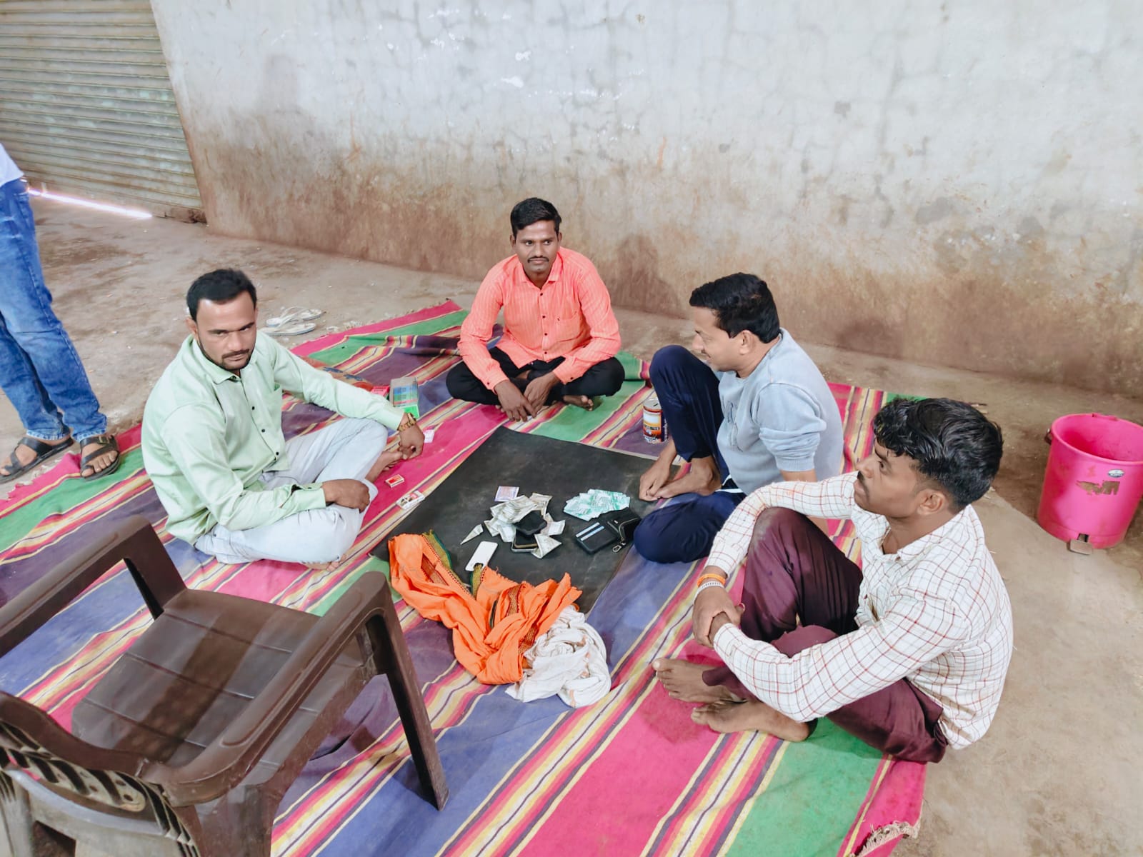 WhatsApp Image 2026 03 24 at 17.08.50 1 Police take major action : पाथरीत जुगार अड्ड्यांवर पोलिसांची मोठी कारवाई; 13 जण ताब्यात, सव्वा लाखांचा मुद्देमाल जप्त