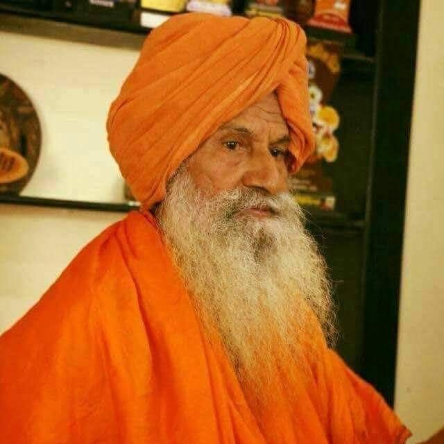 FB IMG 1775320022479 Chif Minister Fadnavis : दत्त शिखर संस्थानचे महंत मधुसूदनजी भारती महाराज यांना मुख्यमंत्री फडणवीस यांची श्रद्धांजली