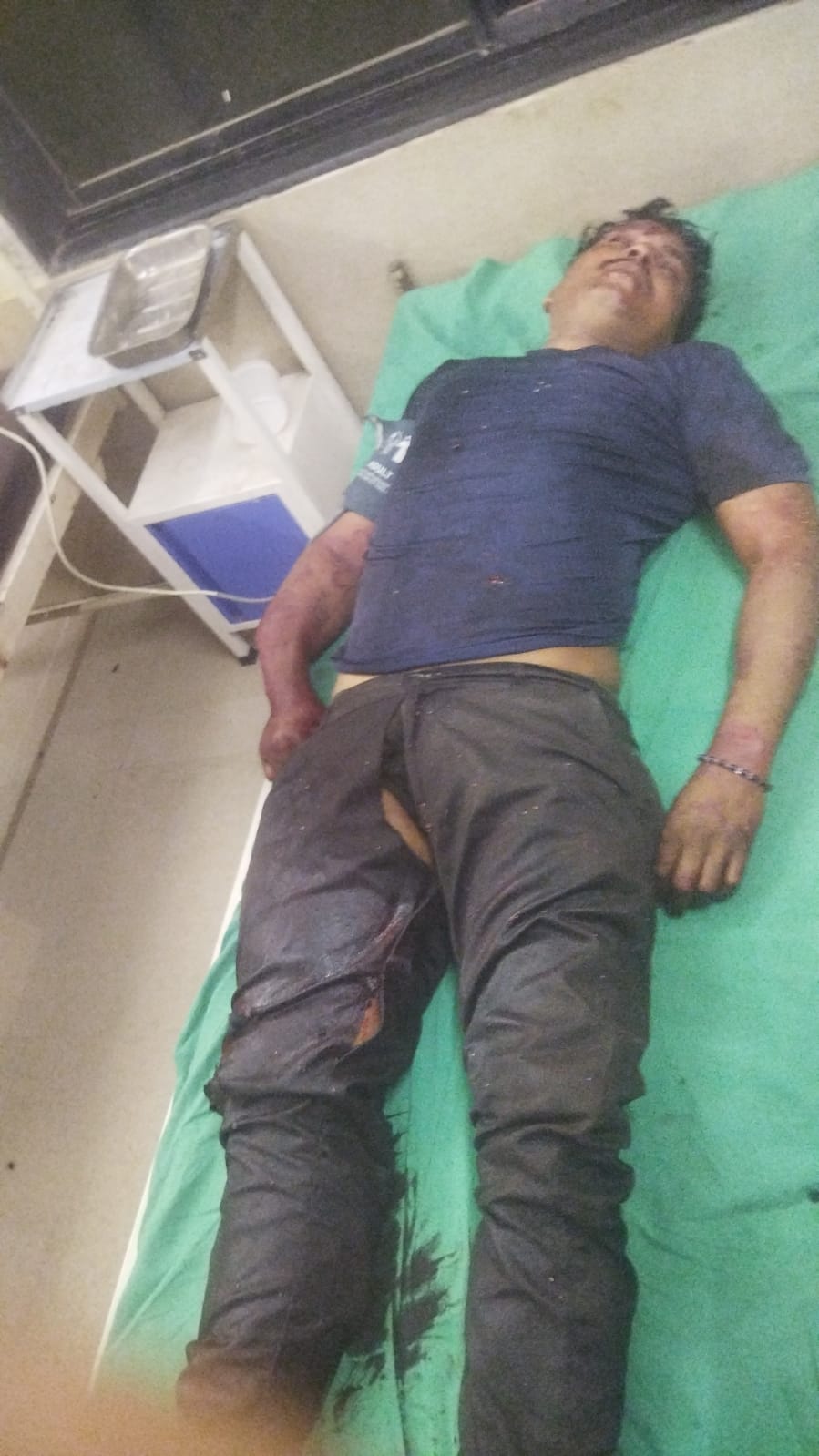 Himayatnagar Accident : म्हसोबा नाल्यावर मृत्यूचा सापळा; भरधाव वाहनाच्या धडकेत तरुण ठार 3 IMG 20260410 WA0072 Himayatnagar Accident : म्हसोबा नाल्यावर मृत्यूचा सापळा; भरधाव वाहनाच्या धडकेत तरुण ठार