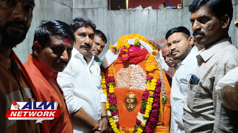 IMG20260402113648 03 Hanuman Janmotsav : हनुमान जन्मोत्सव निमित्त बोरगाडीच्या मारोती मंदिरात दर्शनासाठी भाविकांची गर्दी