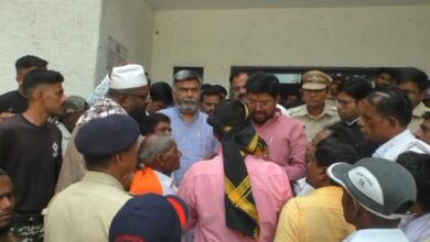 IMG 20260409 080855 Bring back the Mundhe! “मुंढे परत आणा!” : नांदेडमध्ये दिव्यांगांचा संतप्त एल्गार, अंदाज समितीलाही घेराव