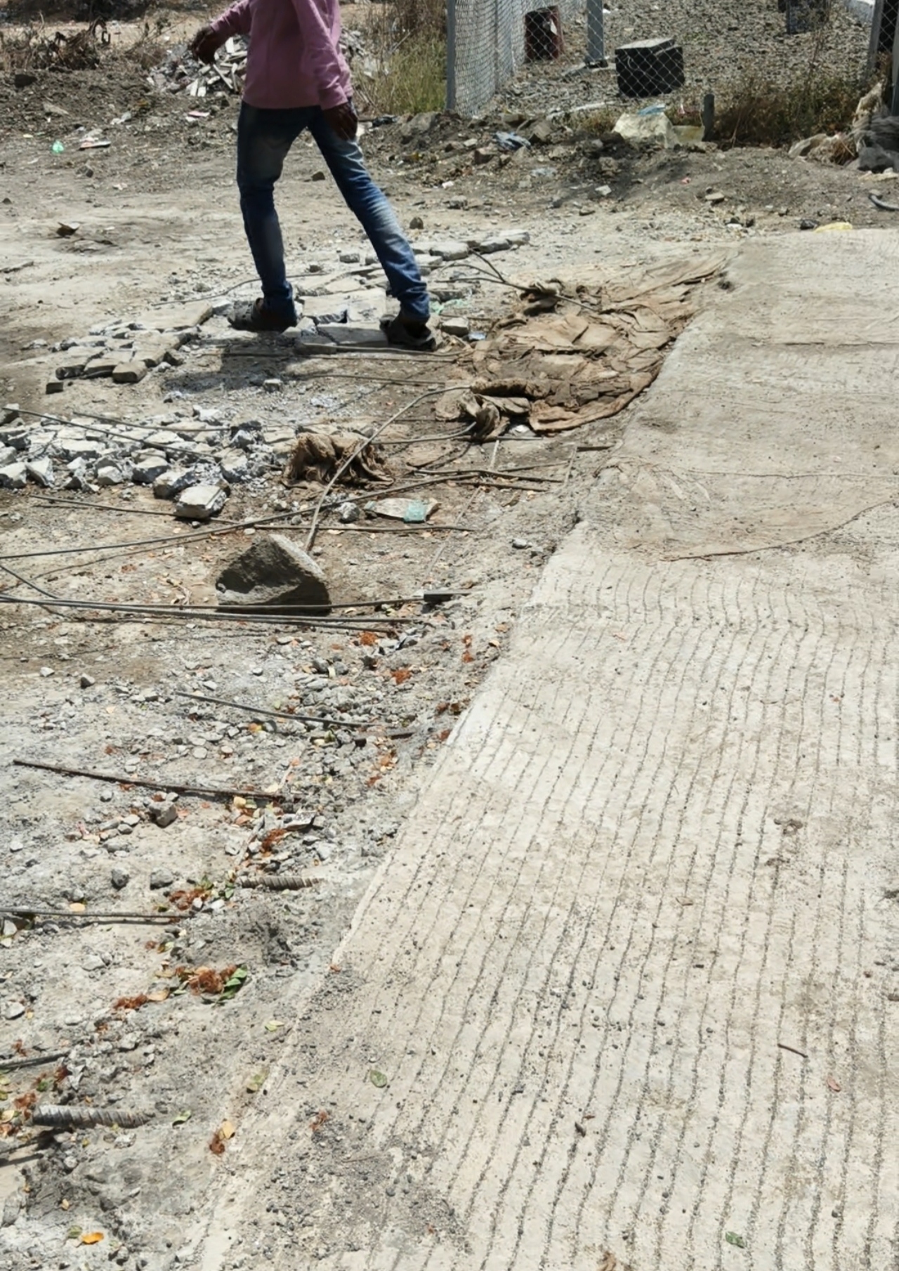 IMG 20260418 114454 Himayatnagar railway station : हिमायतनगर रेल्वे स्थानकावरील विकासकामांवर प्रश्नचिन्ह; प्रवाशांना मूलभूत सुविधांचा अभाव