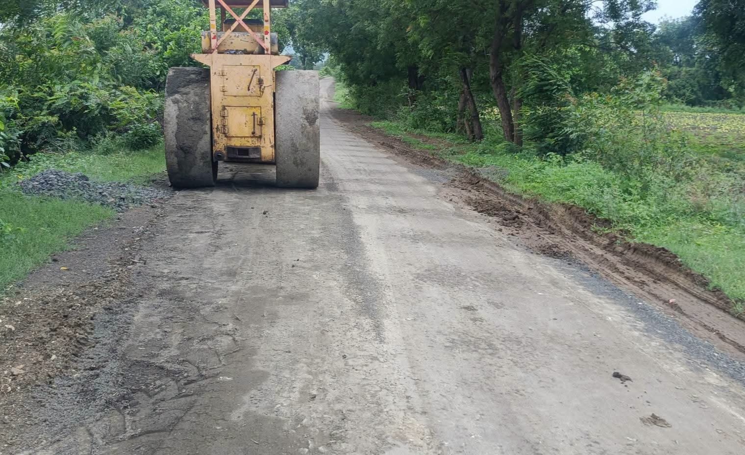 Substandard work : निकृष्ट कामाच्या कंत्राटदारावर कारवाई नाही; पुन्हा त्याच्याकडूनच रस्त्याची डागडुजी! 1 IMG 20260724 072111 Substandard work : निकृष्ट कामाच्या कंत्राटदारावर कारवाई नाही; पुन्हा त्याच्याकडूनच रस्त्याची डागडुजी!