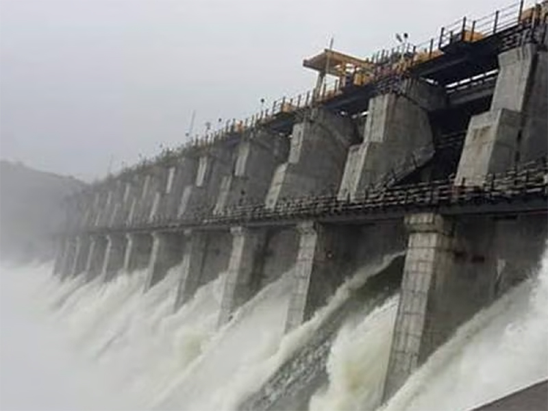 limboti dam Water Problem : लोहा शहराचा पाणीप्रश्न सुटला; लिंबोटी धरणातून सुनेगाव तलावात पाणी सोडले