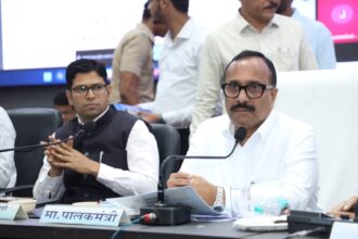 save 1 विकासकामे गुणवत्तापूर्ण व गतीने पूर्ण करावेत - पालकमंत्री अतुल सावे