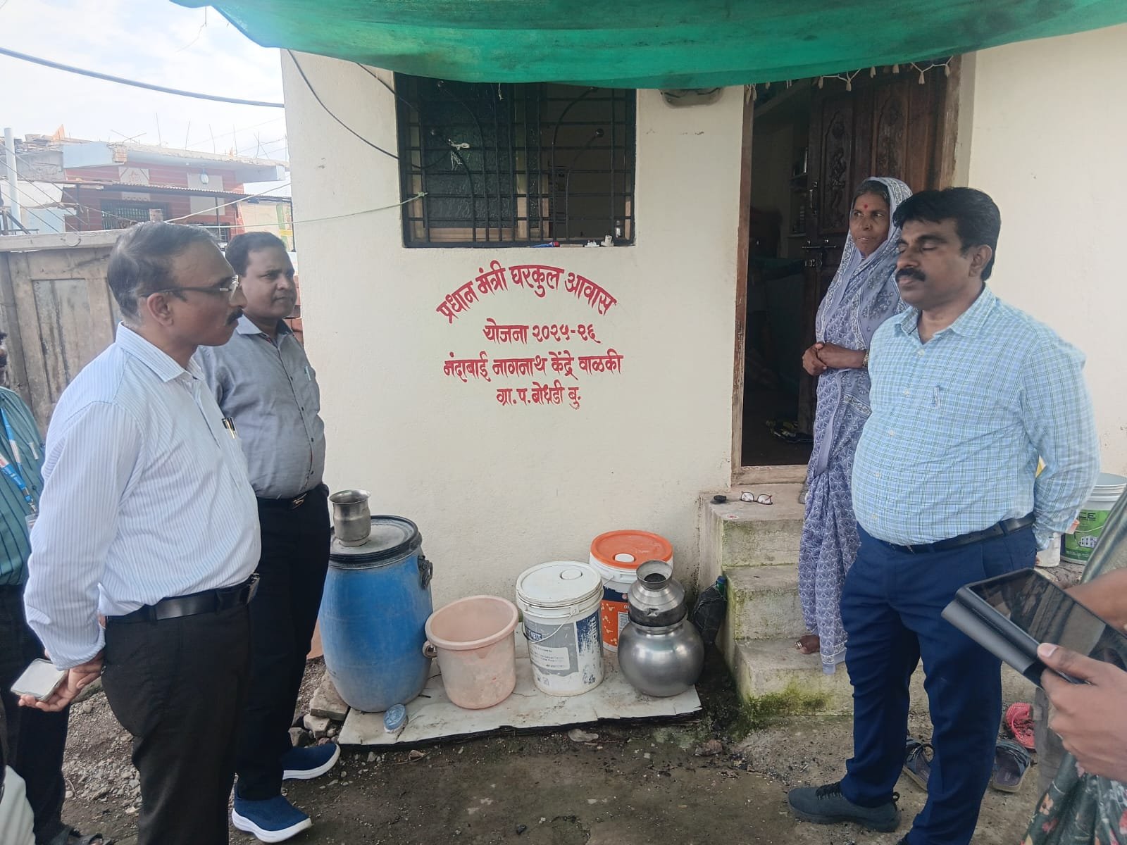 IMG 20260805 WA0070 आदिवासी भागाच्या विकासासाठी समन्वयाने काम करा; पेसा, घरकुल व स्वच्छतेच्या कामांना गती द्या : सीईओ महेश पाटील