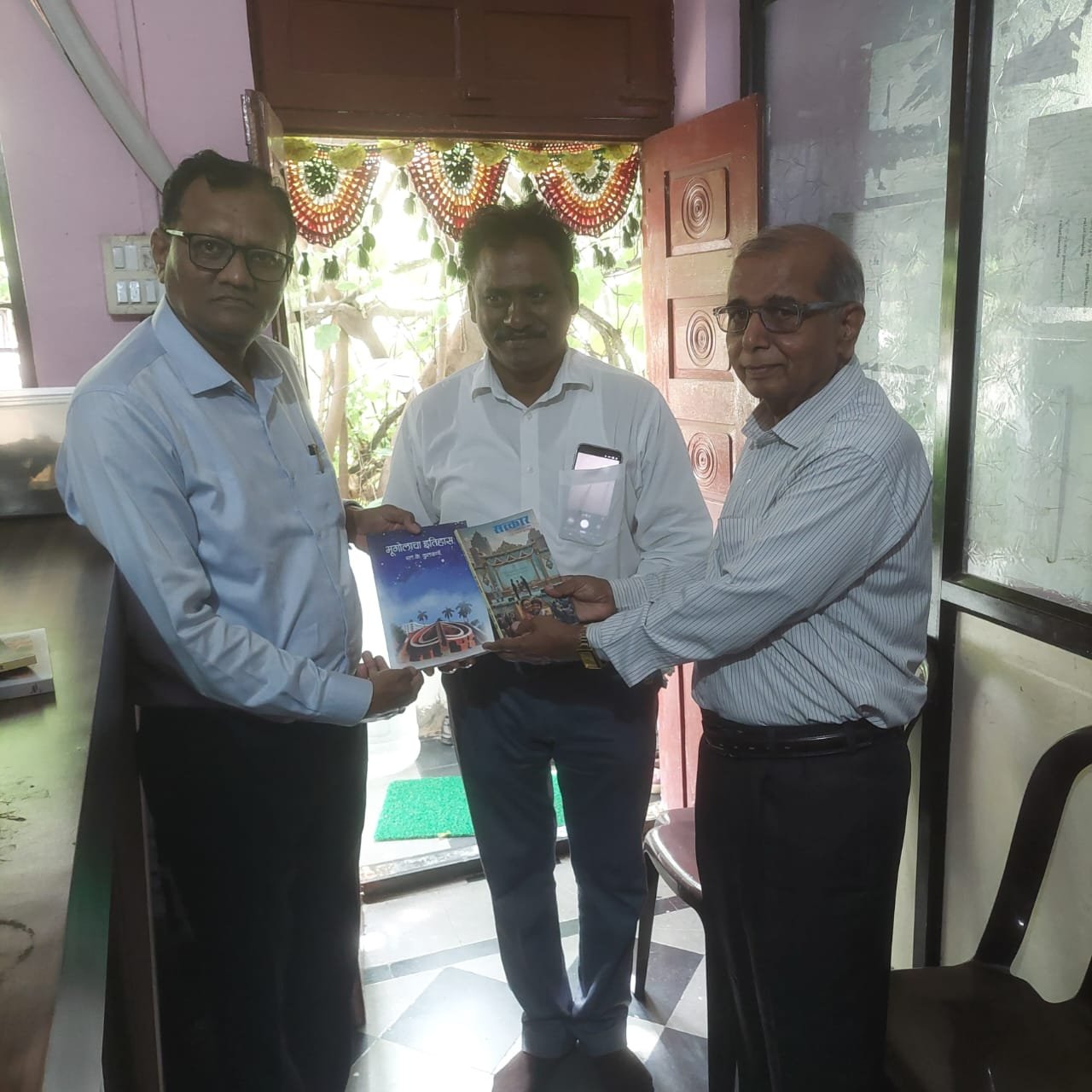IMG 20260817 WA0212 शासकीय व्यवहारातील मराठीची विटंबना नव्हे, तर भाषिक बेजबाबदारपणाचा गंभीर प्रश्न - सु मा कुलकर्णी