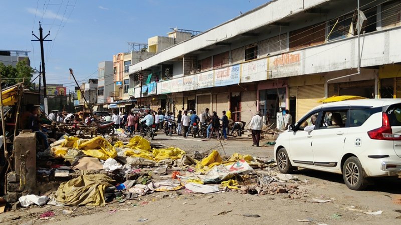 Main roads cleared : हिमायतनगर नगरपंचायतीच्या मोहिमेत मुख्य रस्ते मोकळे; नागरिक वाहनधारक आनंदी 1 IMG20260803155037 01 Main roads cleared : हिमायतनगर नगरपंचायतीच्या मोहिमेत मुख्य रस्ते मोकळे; नागरिक वाहनधारक आनंदी