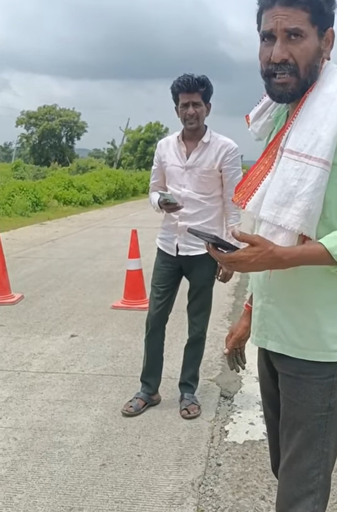 भोकर–किनवट राष्ट्रीय महामार्ग दुरुस्तीच्या निकृष्ट कामावर प्रश्नचिन्ह 3 IMG 20260808 135915 भोकर–किनवट राष्ट्रीय महामार्ग दुरुस्तीच्या निकृष्ट कामावर प्रश्नचिन्ह