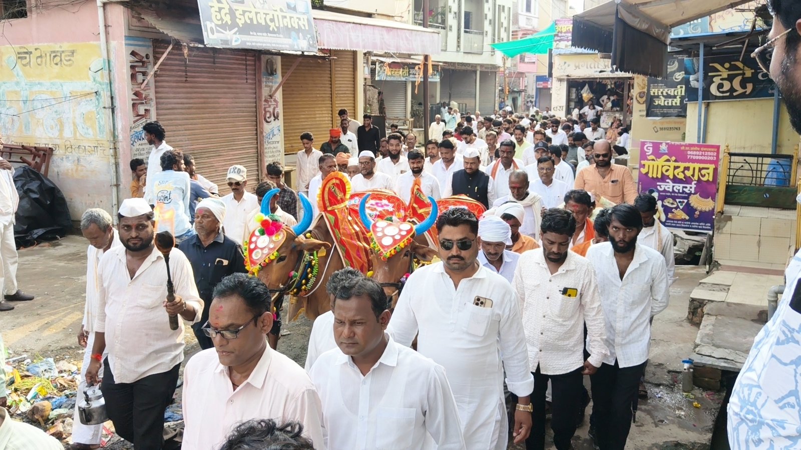 अल्प पावसाचे दुःख बाजूला सारत हिमायतनगरात सर्जा-राजाचा थाटात पोळा! 1 IMG20260910161519 01 अल्प पावसाचे दुःख बाजूला सारत हिमायतनगरात सर्जा-राजाचा थाटात पोळा!