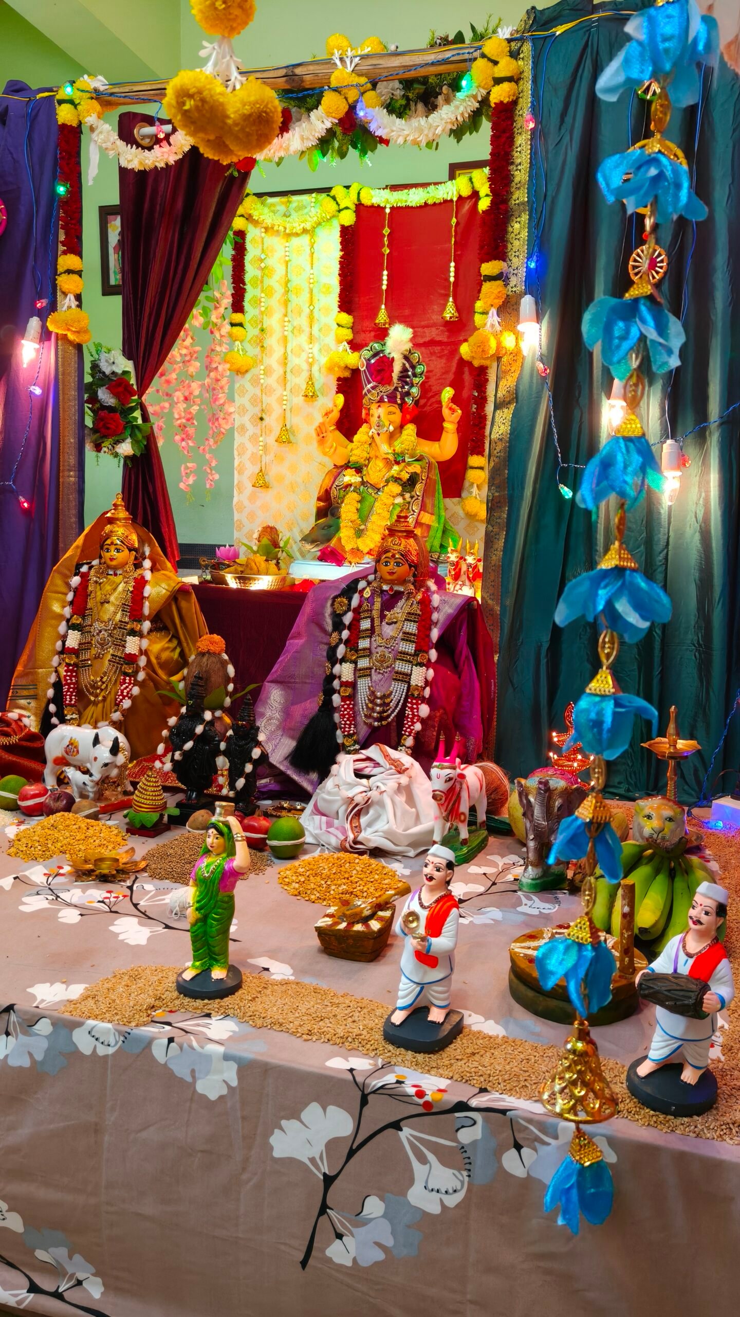 गणरायापाठोपाठ गौरी-लक्ष्मीचे मंगलमय आगमन; घराघरांत भक्तीचा जागर 1 IMG20260918160512 scaled गणरायापाठोपाठ गौरी-लक्ष्मीचे मंगलमय आगमन; घराघरांत भक्तीचा जागर