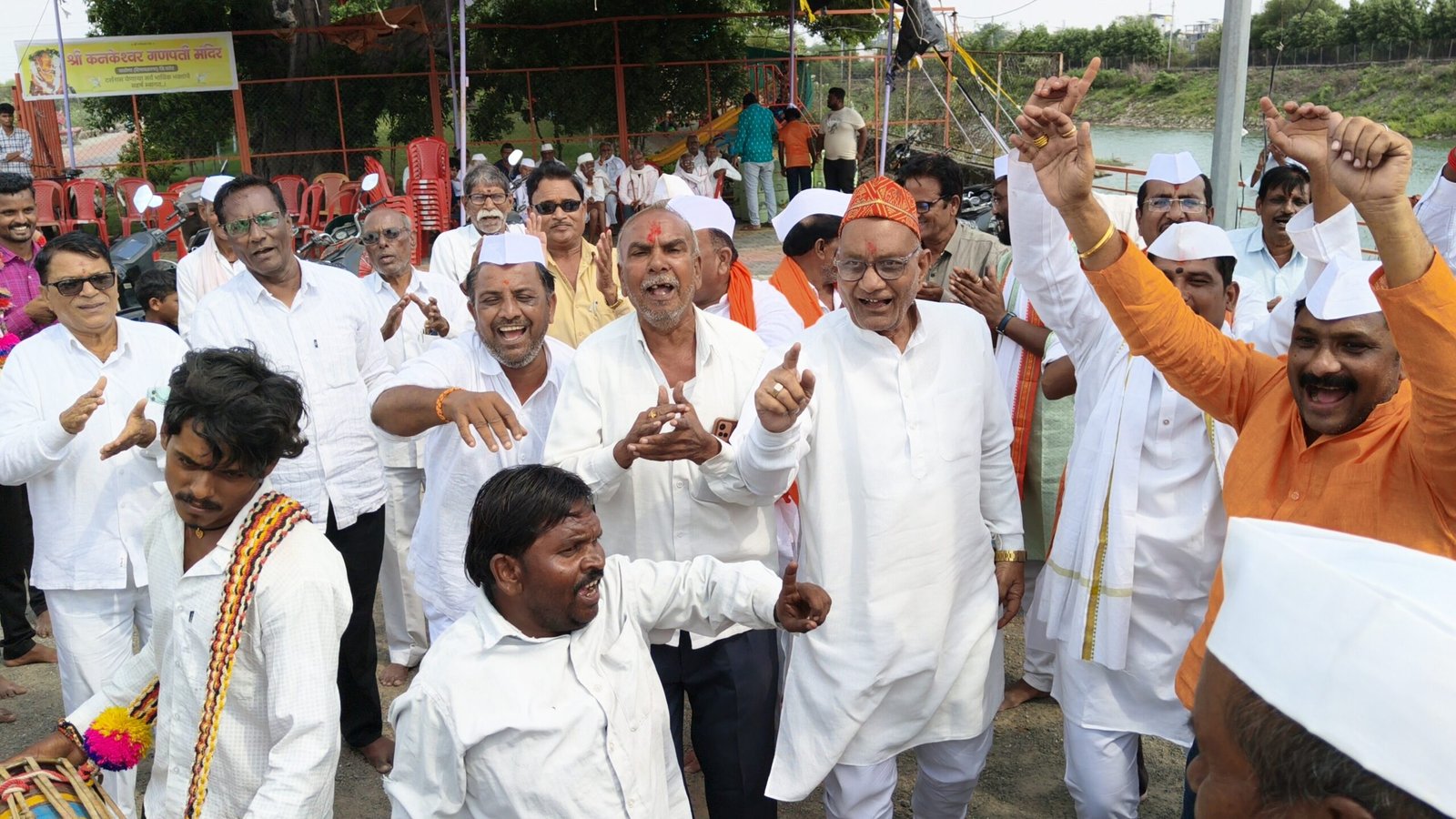 IMG20260925142437 scaled श्री परमेश्वर मंदिरातील मानाच्या गणपतीची भव्य पालखी मिरवणूक उत्साहात
